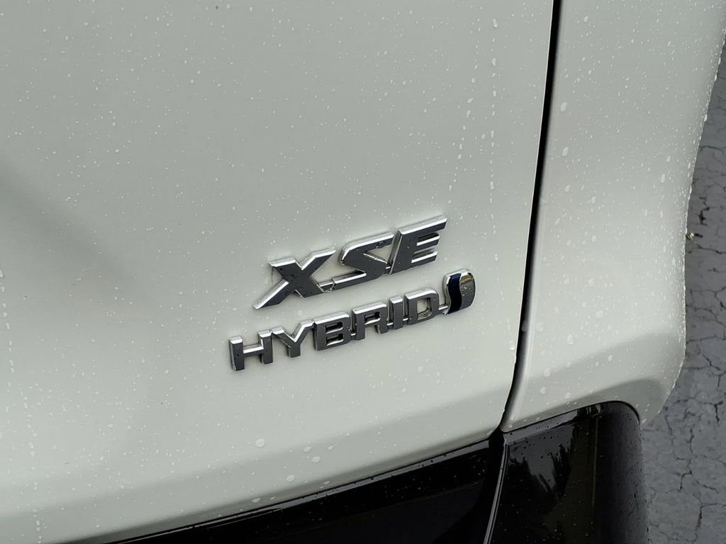 Used 2023 Toyota RAV4 XSE AWD/4WD image 10