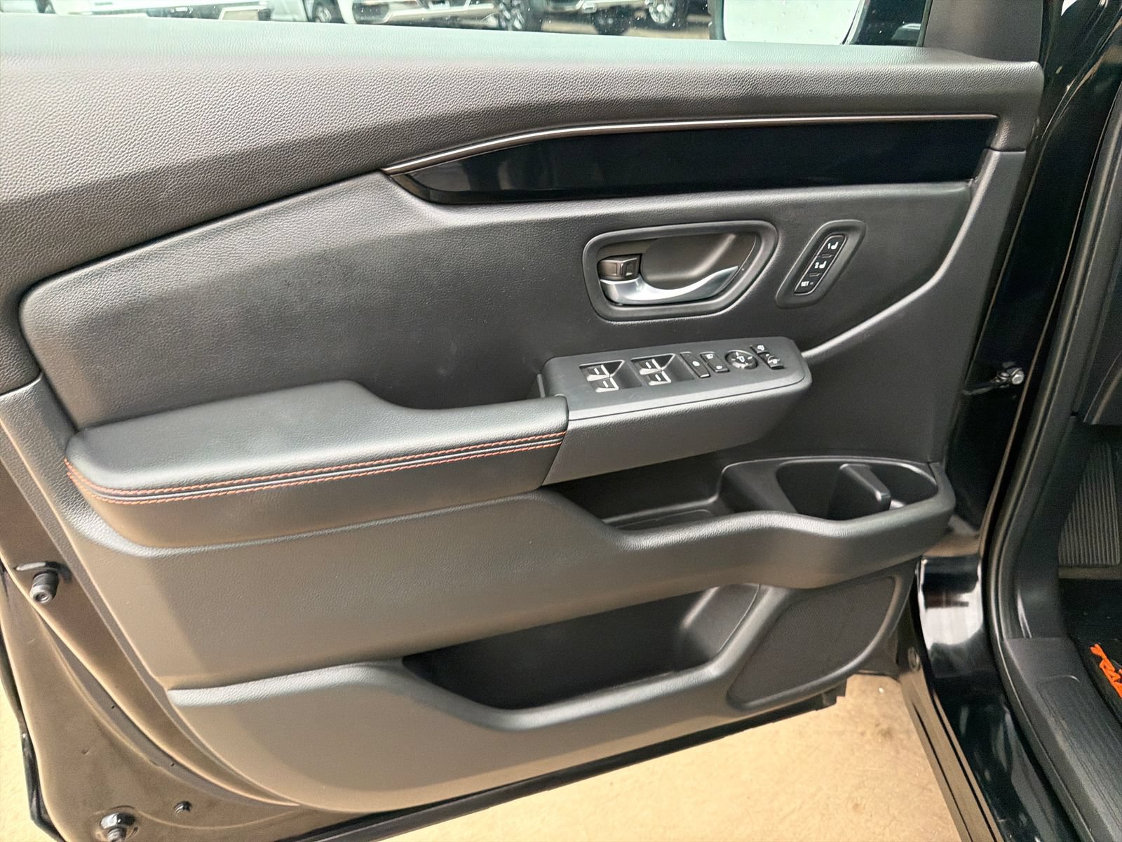 Used 2025 Honda Pilot TrailSport image 16