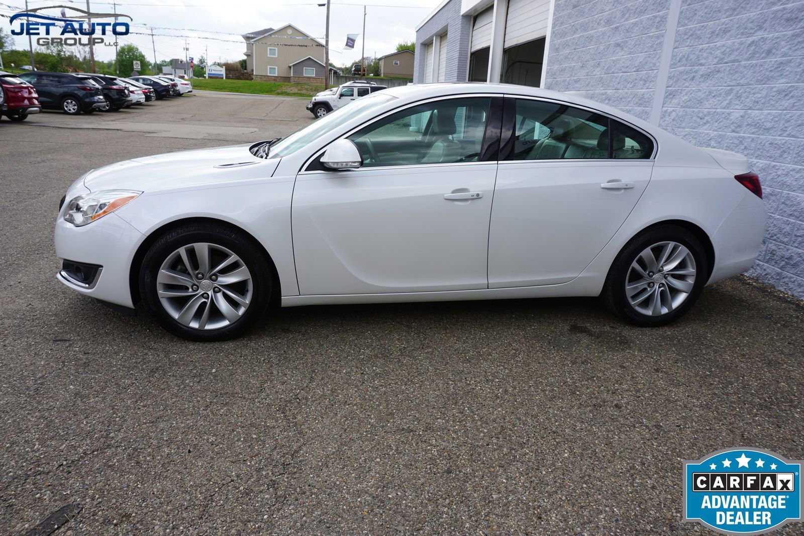 Used 2016 Buick Regal Premium w/ Driver Confidence Package #2 FWD image 4