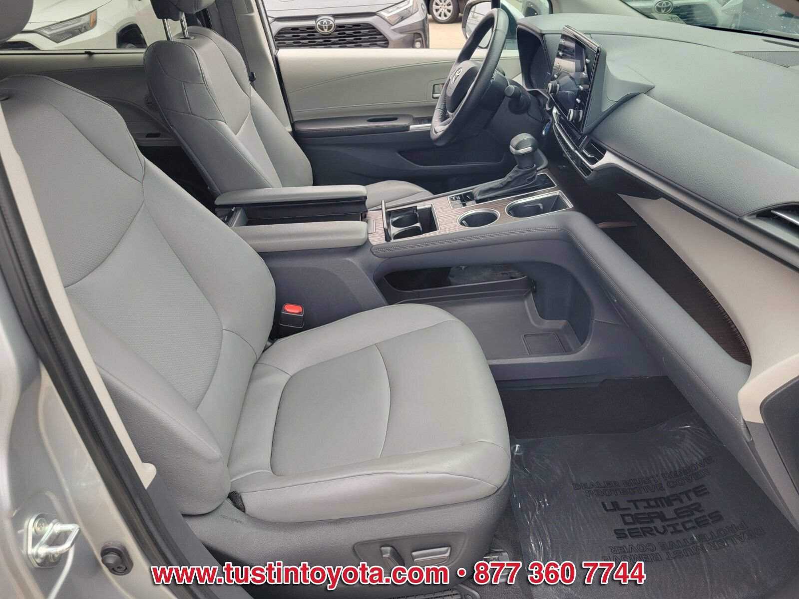 Certified 2023 Toyota Sienna XLE FWD image 17