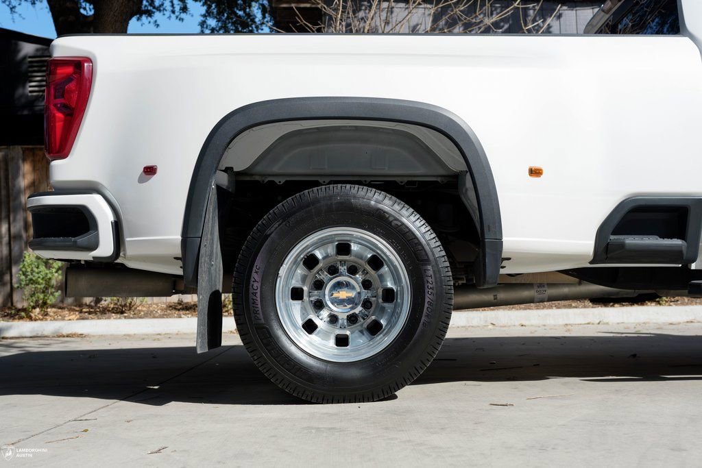 Used 2024 Chevrolet Silverado 3500 High Country w/ High Country Premium Package AWD/4WD image 24