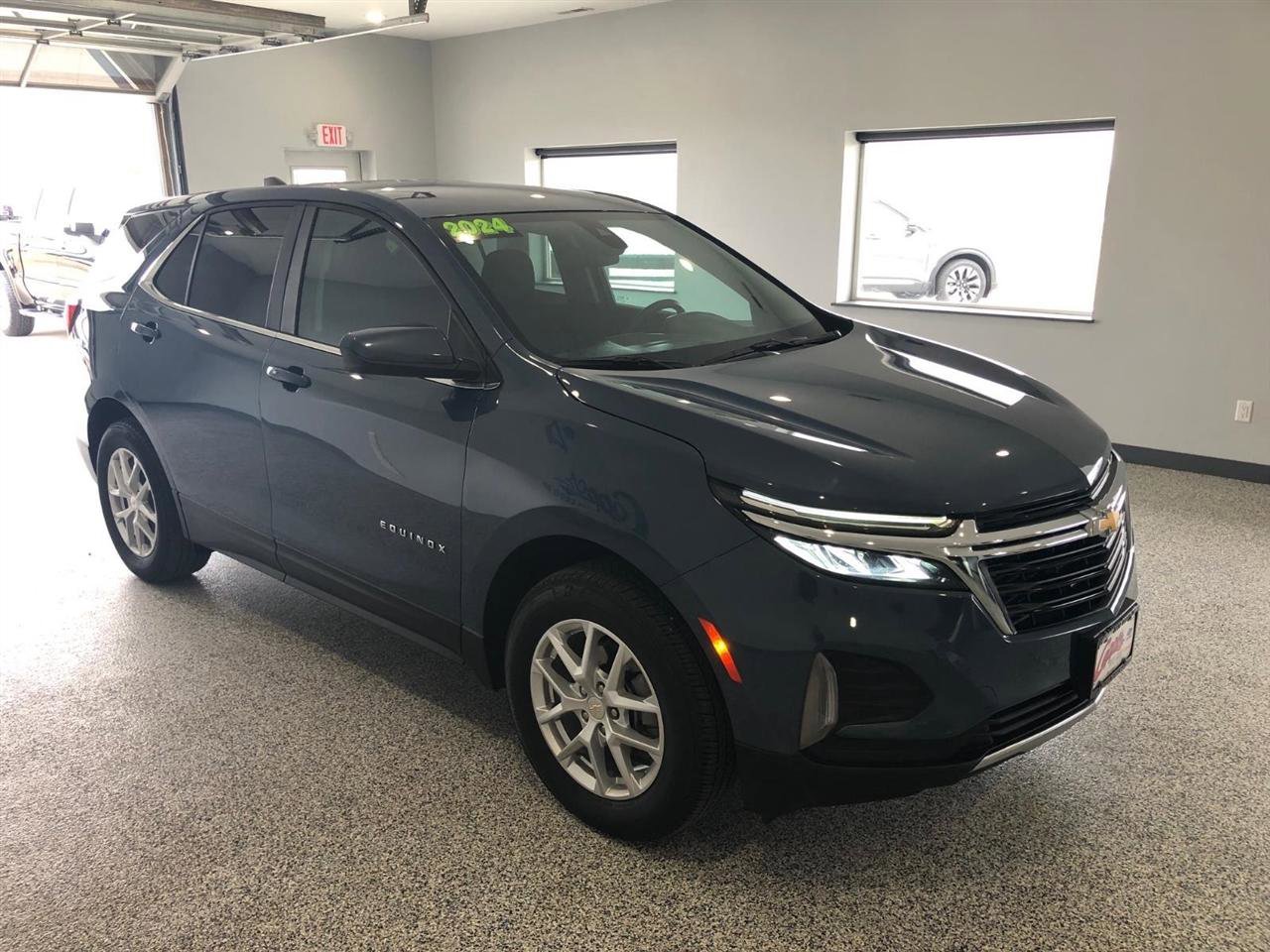 Used 2024 Chevrolet Equinox LT w/ LPO, Floor Liner Package image 2