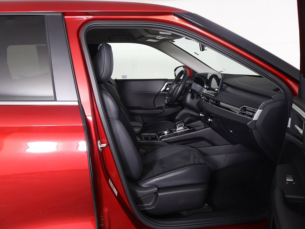 Used 2024 Mitsubishi Outlander SE Black Edition image 30