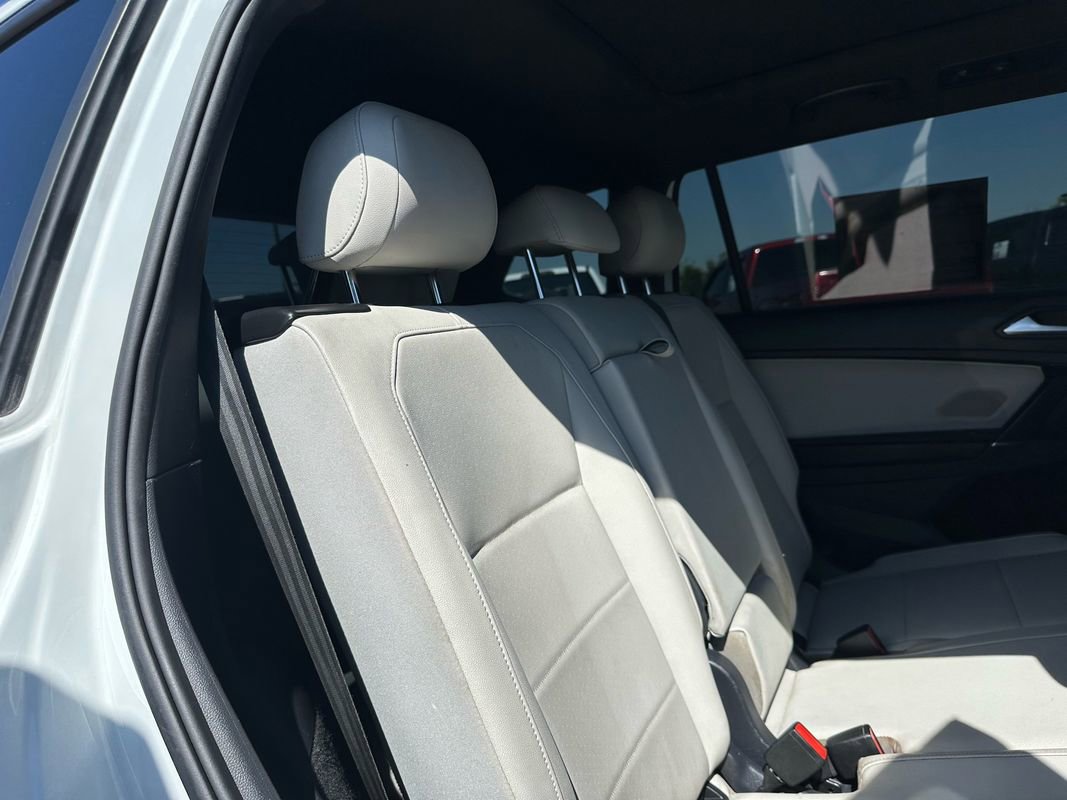 Used 2020 Volkswagen Tiguan SE R-Line w/ 3rd Row Seat Package image 25