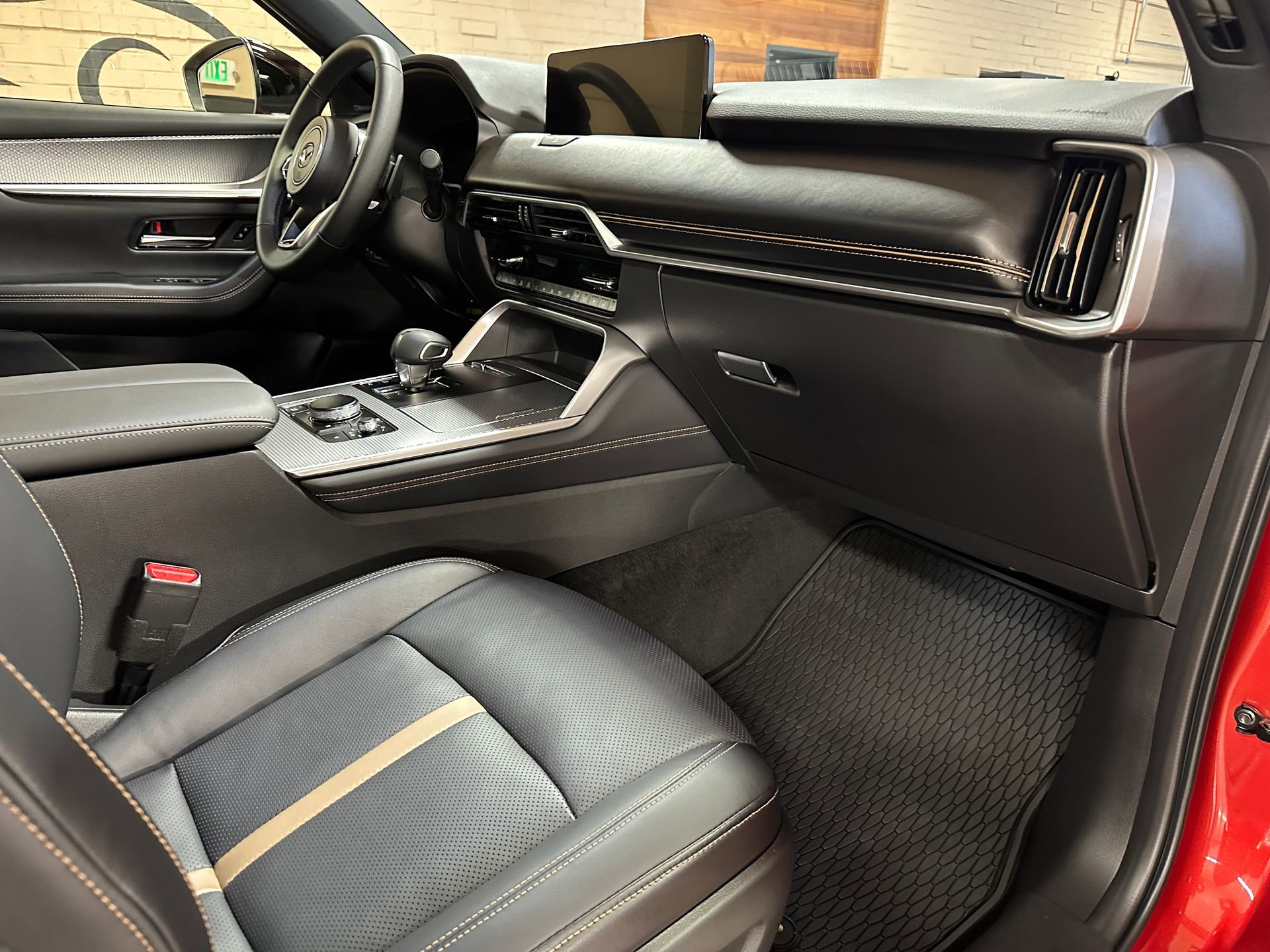 Used 2025 MAZDA CX-70 3.3 Turbo w/ Premium Plus Pkg AWD/4WD image 17