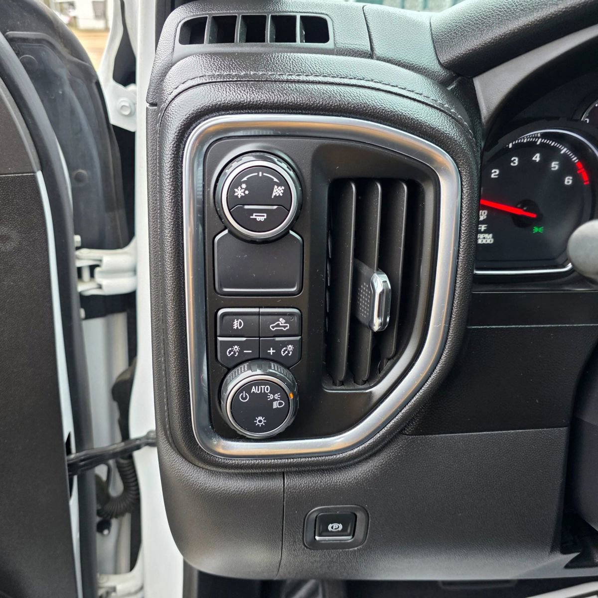 Used 2019 Chevrolet Silverado 1500 RST w/ All-Star Edition image 21