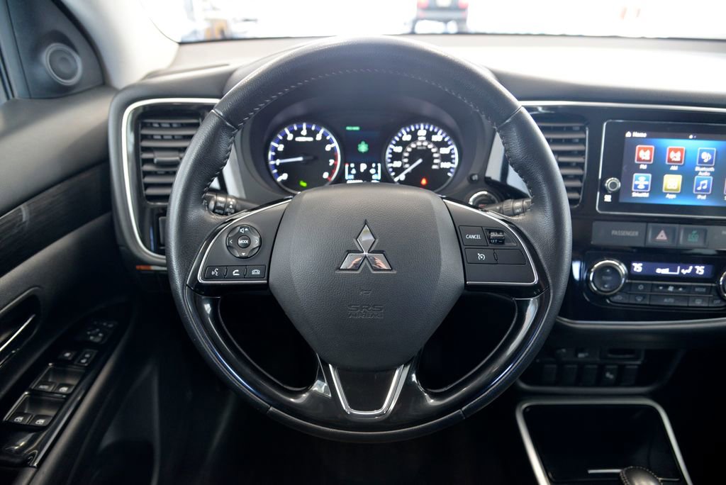 Used 2018 Mitsubishi Outlander SEL image 18