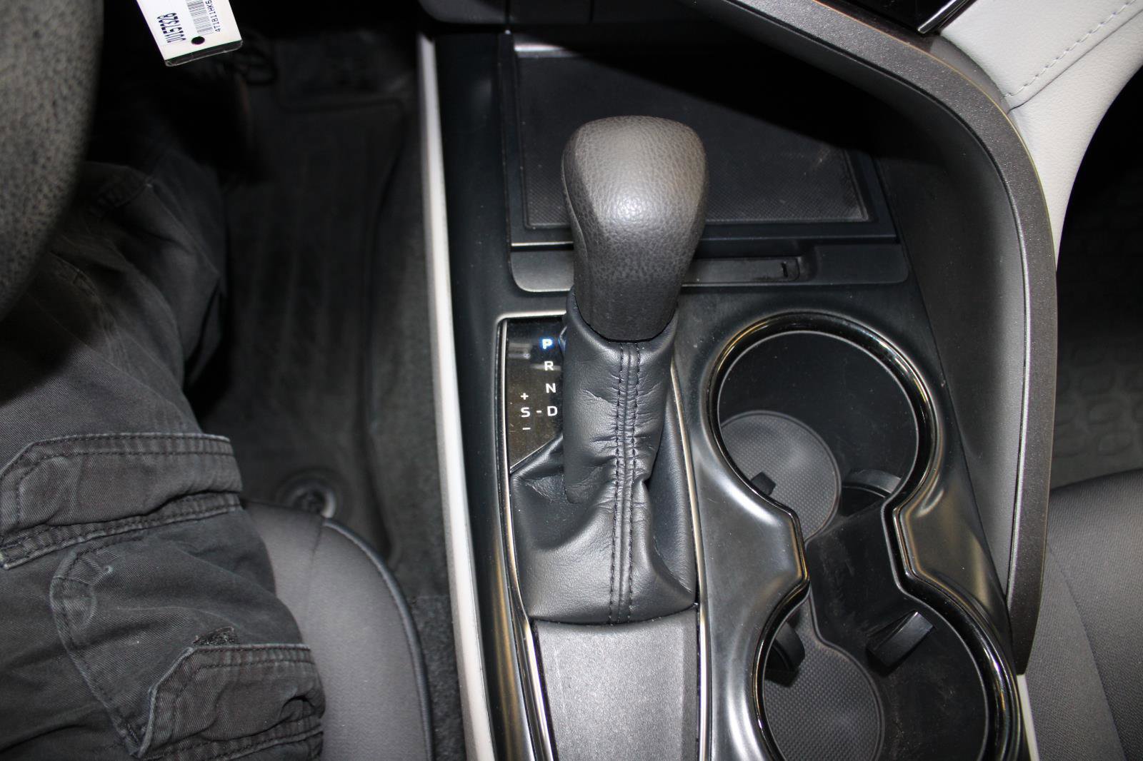 Used 2018 Toyota Camry LE FWD image 20