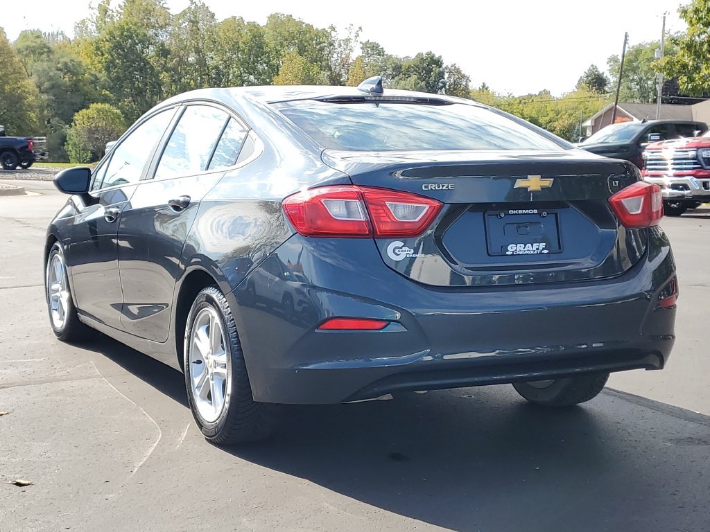 Used 2018 Chevrolet Cruze LT w/ Convenience Package FWD image 4