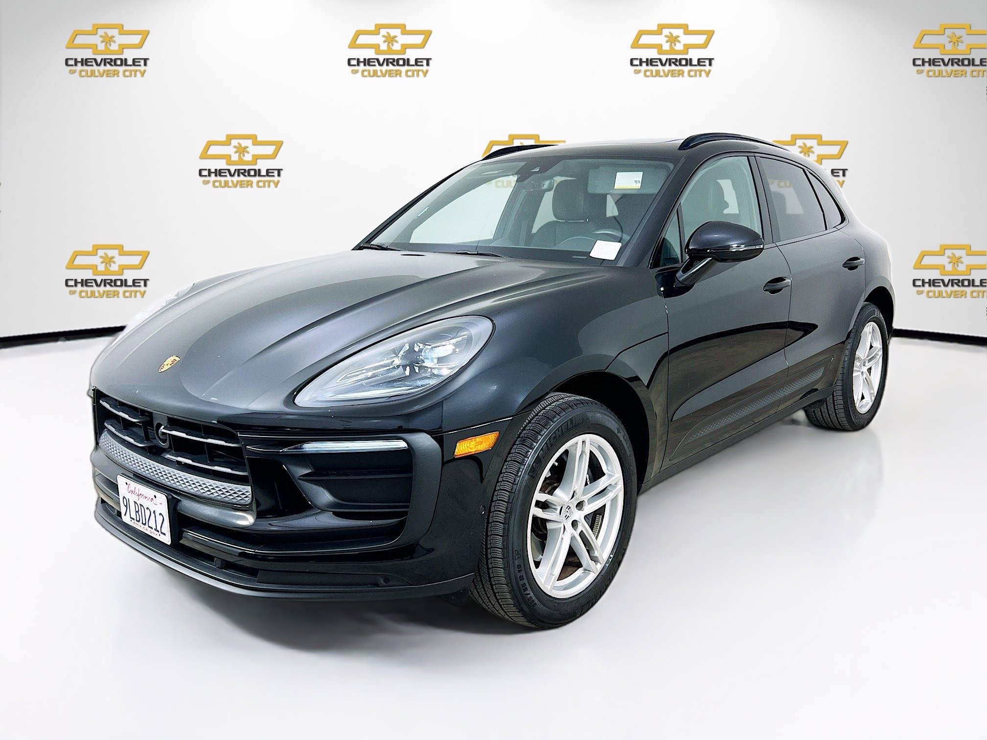 Used 2024 Porsche Macan image 3