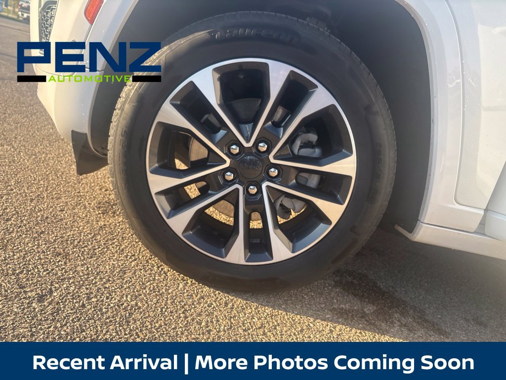 Used 2021 Jeep Grand Cherokee L Overland w/ Luxury Tech Group IV AWD/4WD image 25