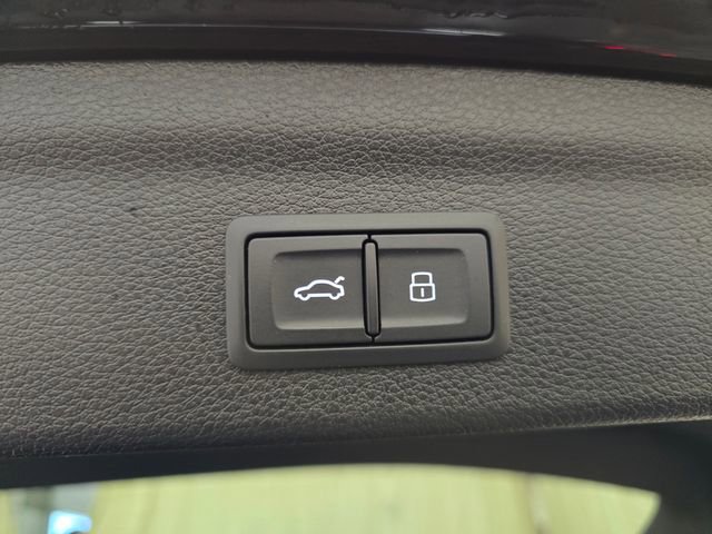 Certified 2024 Audi Q3 2.0T Premium w/ Convenience Package image 36