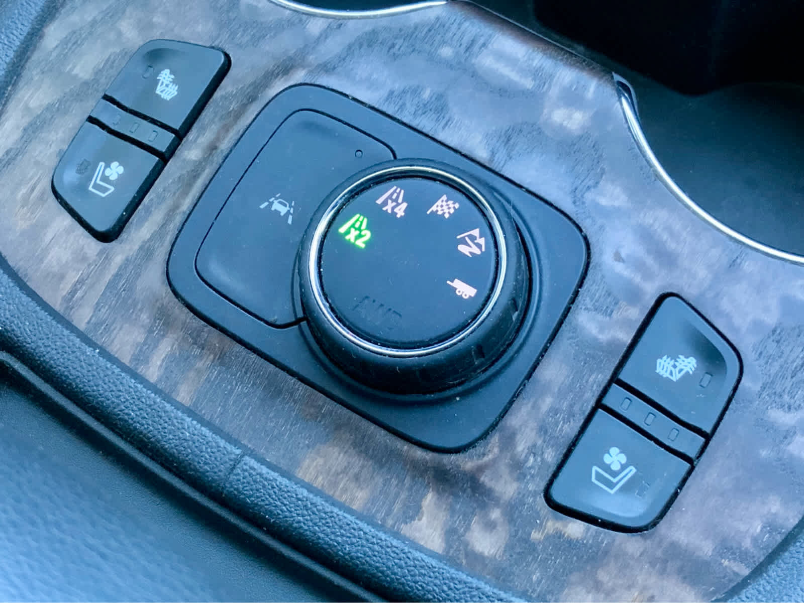 Used 2020 GMC Acadia Denali w/ Denali Ultimate Package image 48