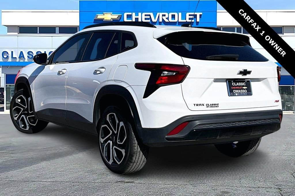 Used 2025 Chevrolet Trax RS w/ Driver Confidence Package image 4