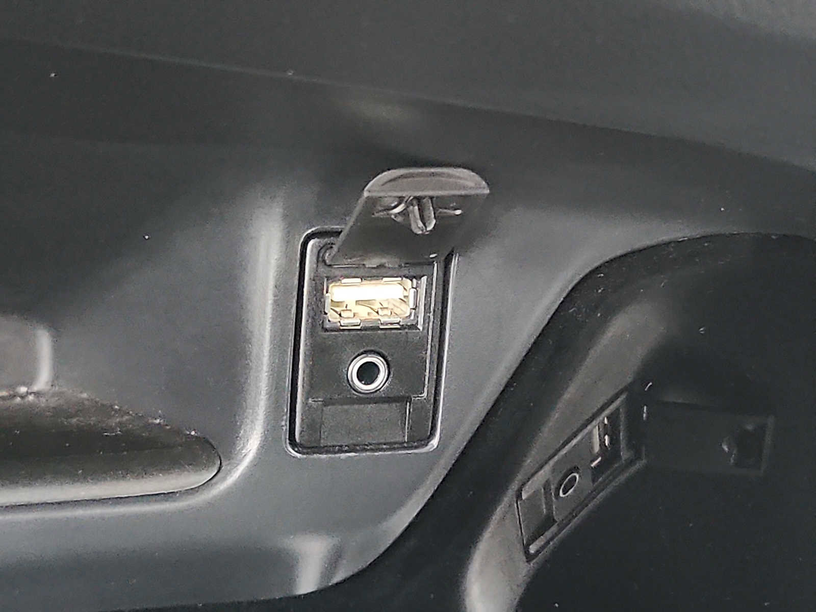 Used 2019 Toyota C-HR Limited image 25