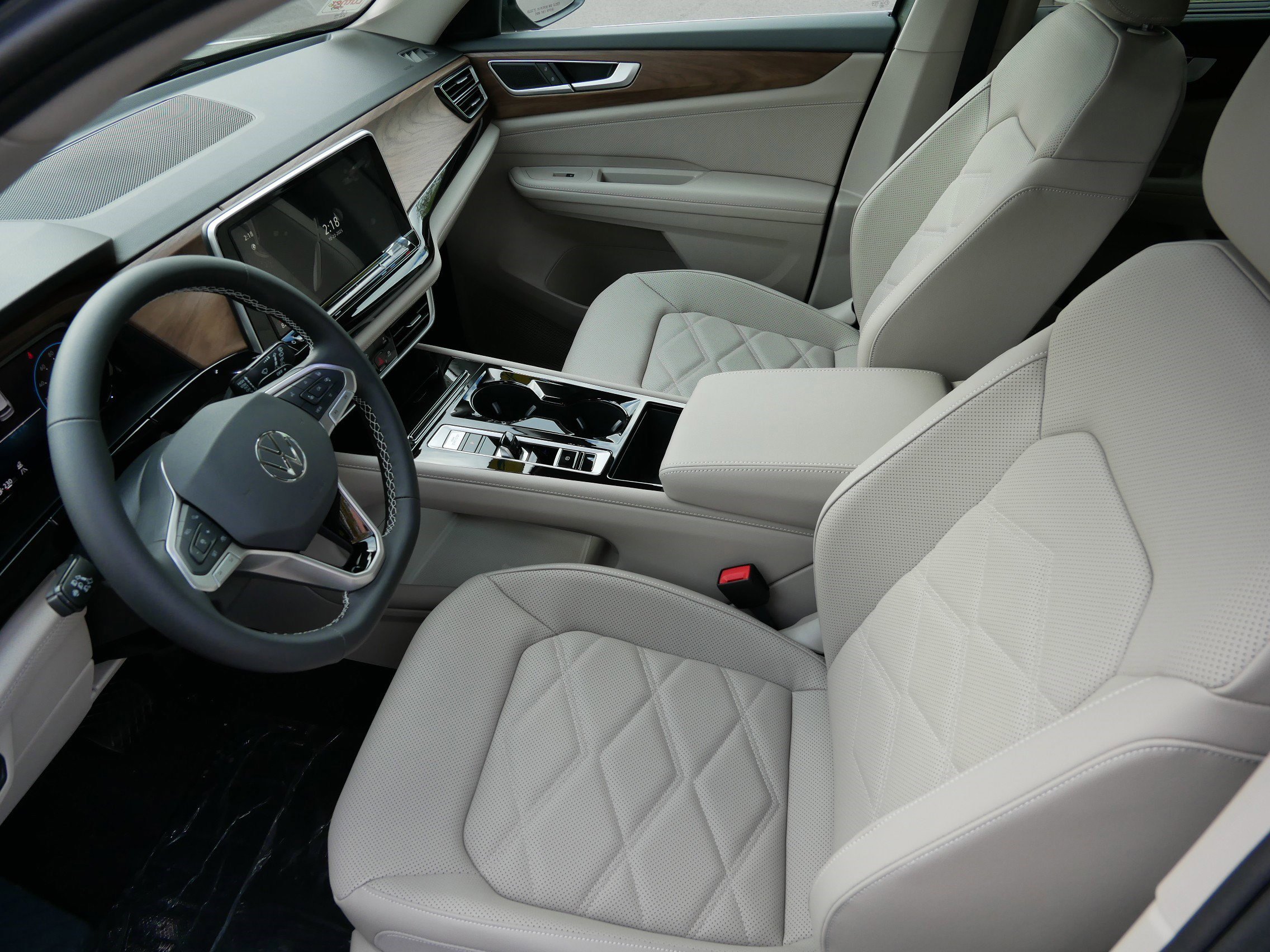 New 2026 Volkswagen Atlas Cross Sport SEL Premium R-Line image 7