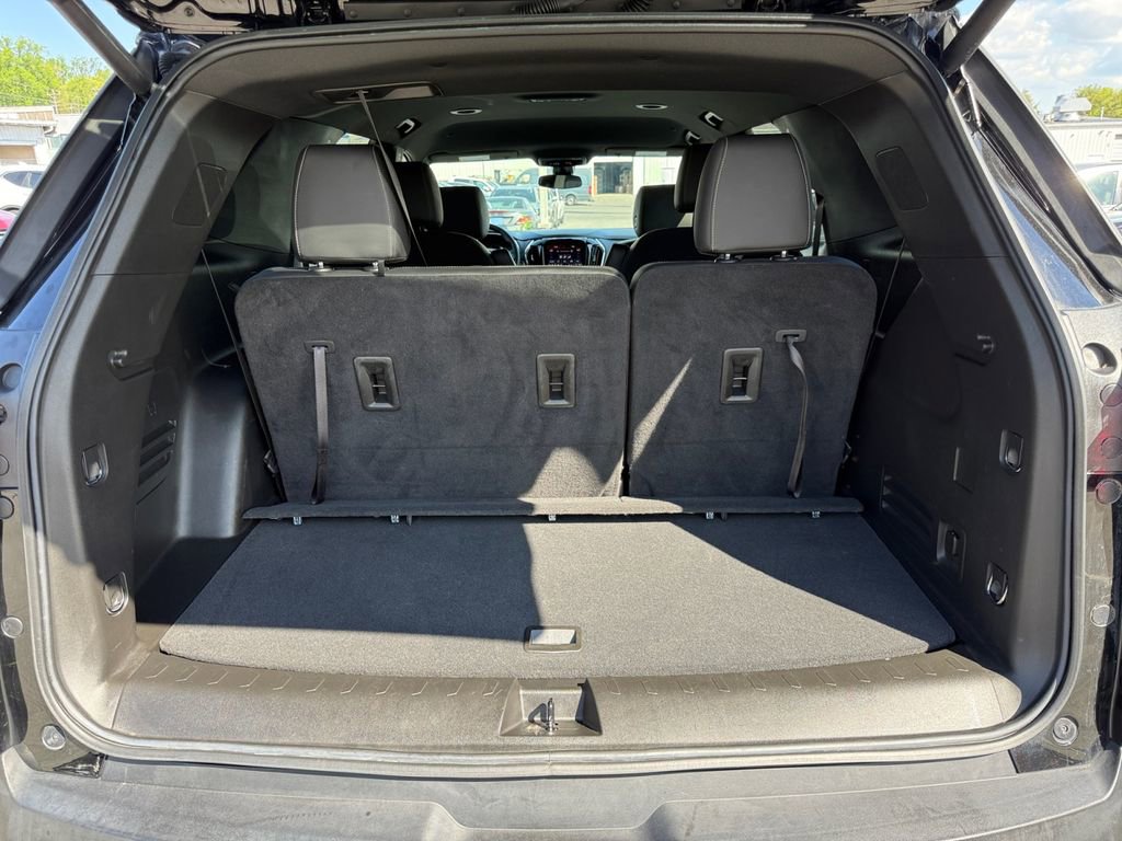 Used 2023 Chevrolet Traverse LT image 25