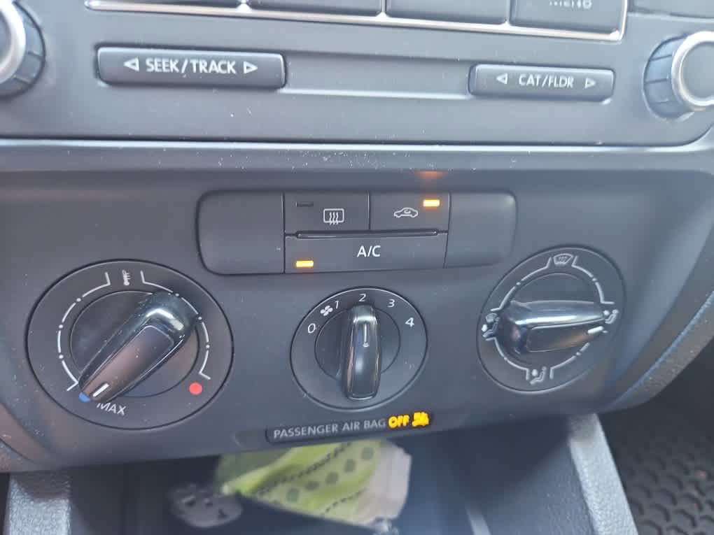 Used 2014 Volkswagen Jetta SE image 17