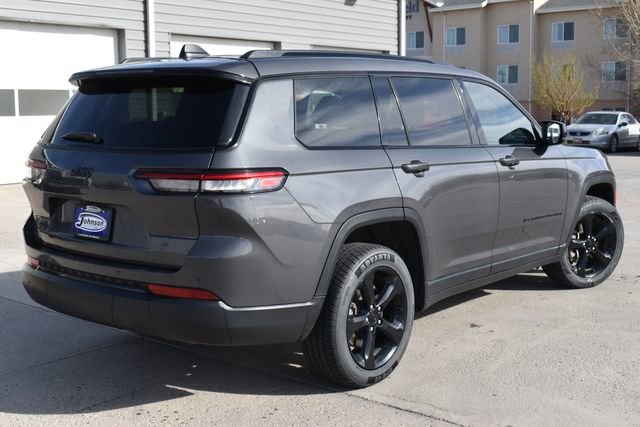 Used 2023 Jeep Grand Cherokee L Laredo image 5