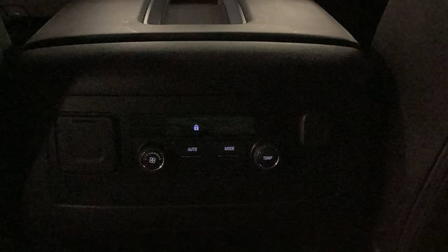 Used 2018 Chevrolet Suburban LT AWD/4WD image 17