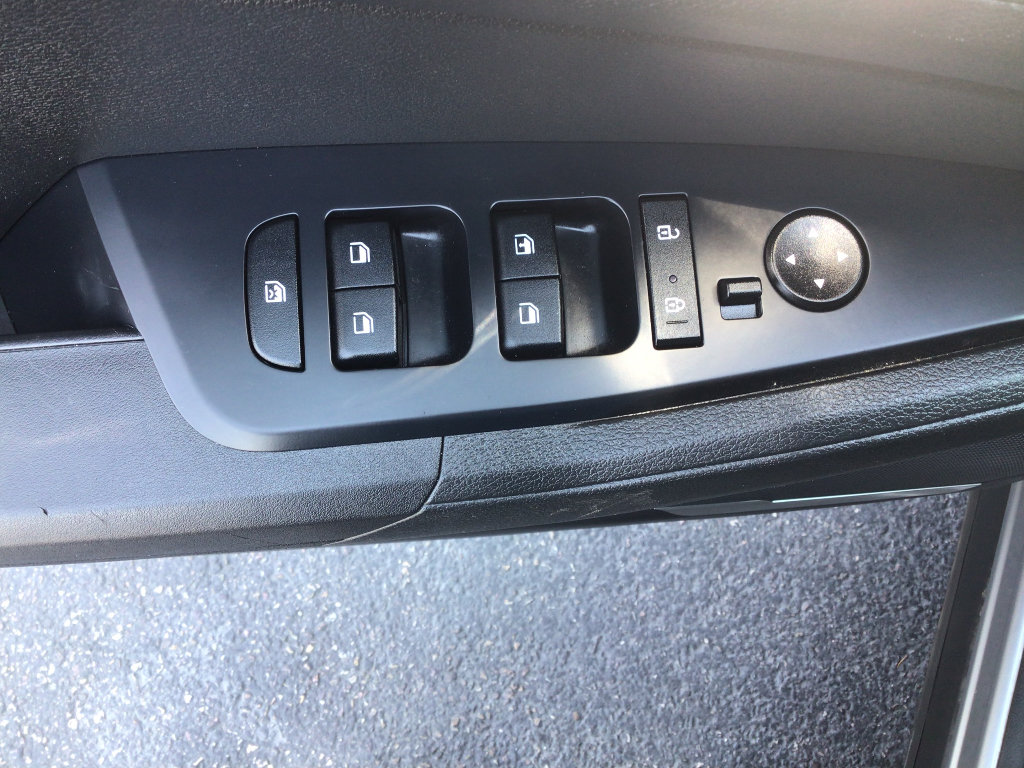 Used 2023 Kia Sportage LX AWD/4WD image 5