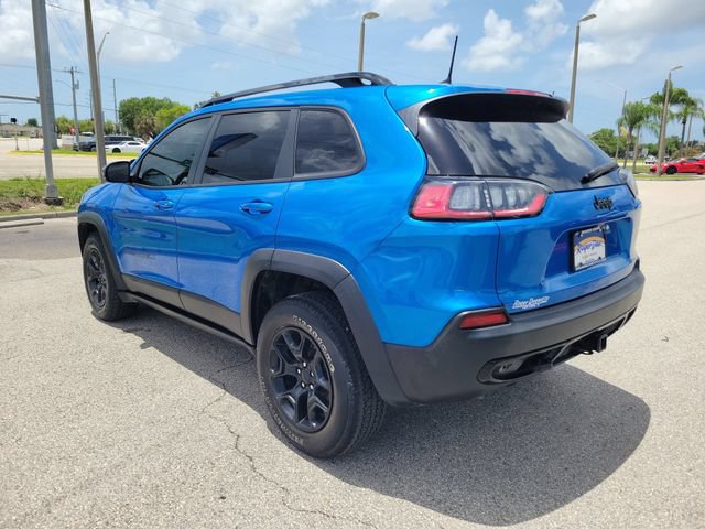 Used 2022 Jeep Cherokee Latitude w/ Sun & Sound Group AWD/4WD image 3