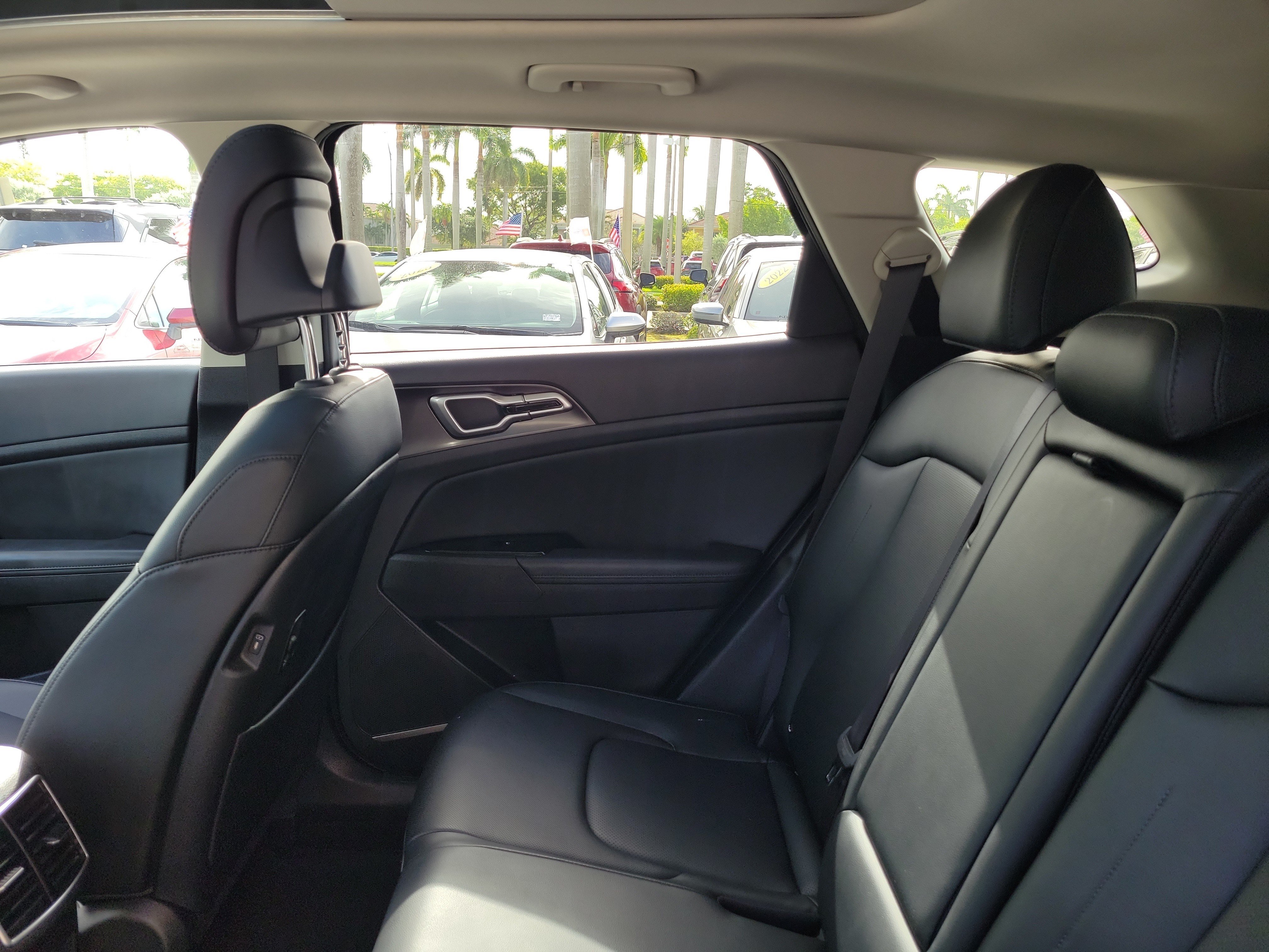 Used 2025 Kia Sportage EX w/ Premium Package FWD image 15