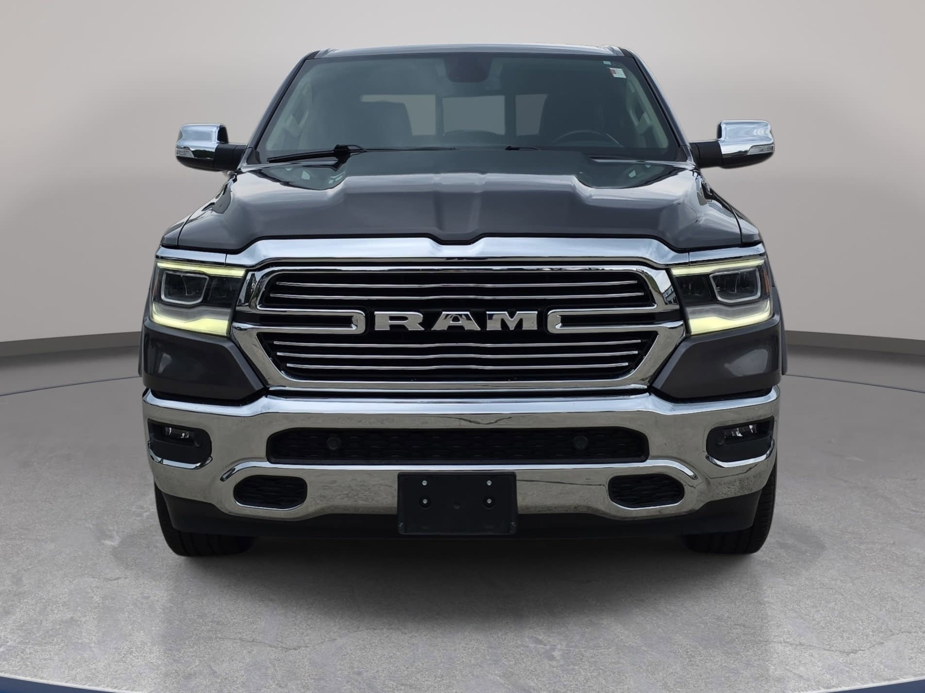 Used 2019 RAM 1500 Laramie AWD/4WD image 3