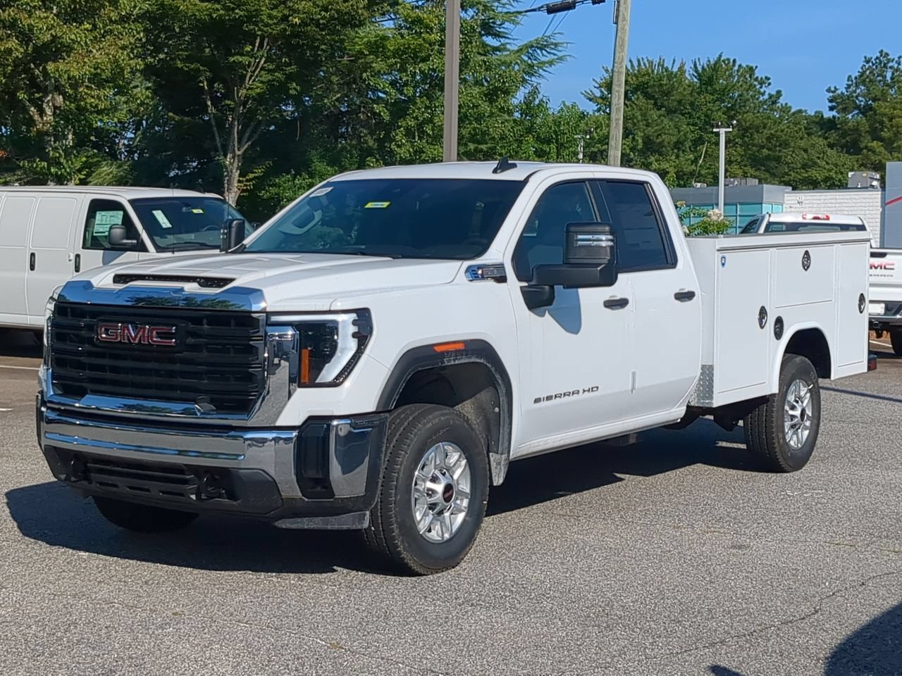 New 2026 GMC Sierra 2500 Pro w/ Convenience Package RWD image 4