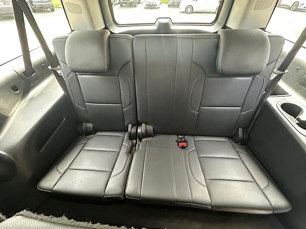 Used 2019 Chevrolet Suburban LT image 18