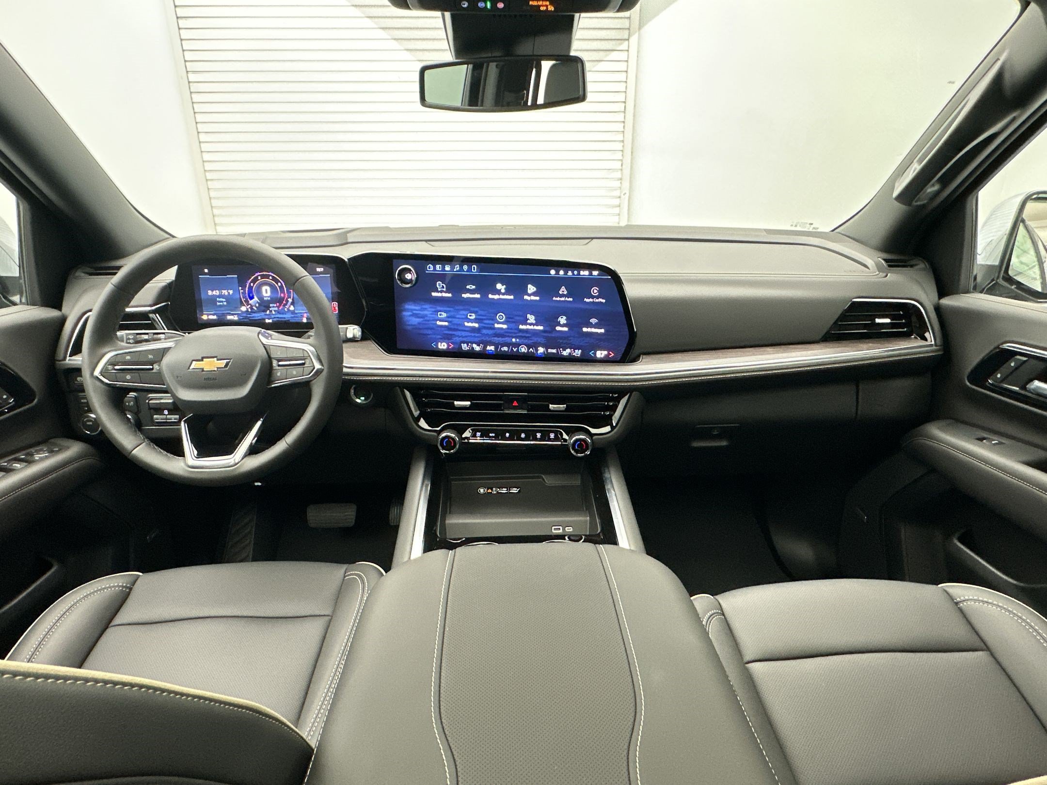 New 2026 Chevrolet Suburban Premier w/ Sun And Tow Package AWD/4WD image 16