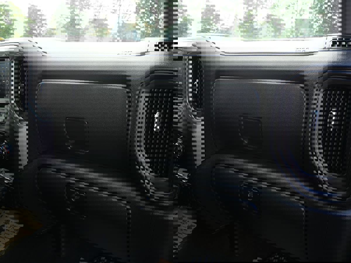 Used 2021 Chevrolet Silverado 1500 Custom image 18