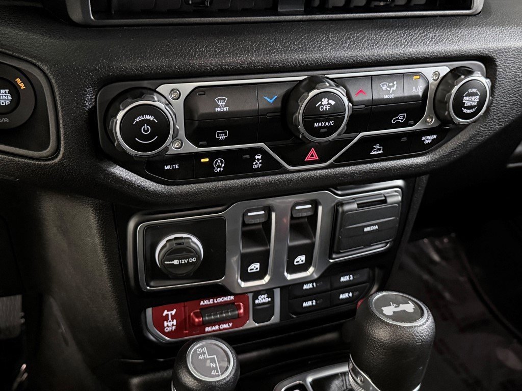 Certified 2024 Jeep Wrangler Willys image 33