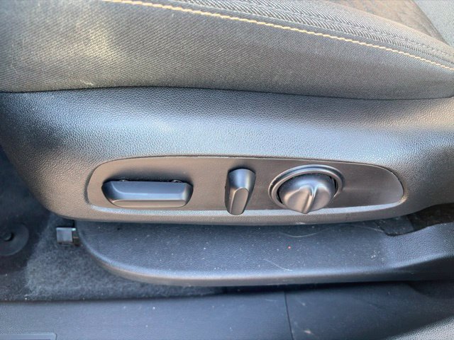 Used 2021 Chevrolet Equinox LT FWD image 12