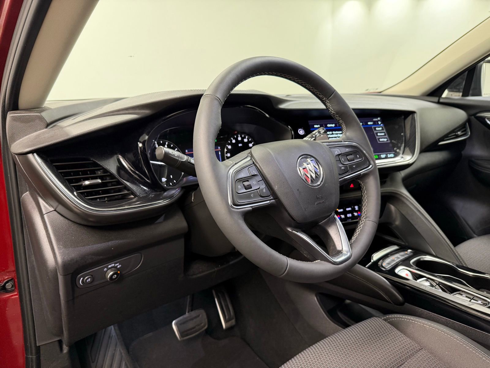 Used 2023 Buick Envision Preferred image 12