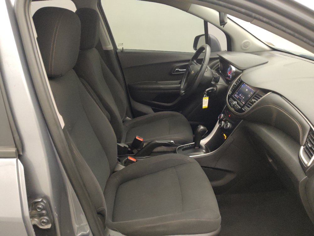 Used 2020 Chevrolet Trax LS FWD image 21