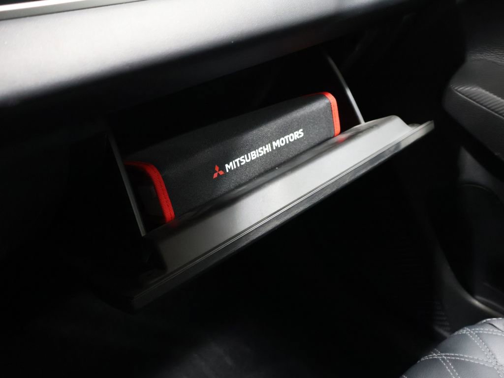 Used 2022 Mitsubishi Outlander SEL image 37