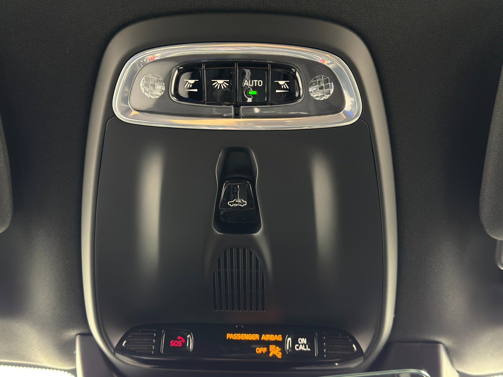 Used 2020 Volvo XC90 T6 Momentum image 33