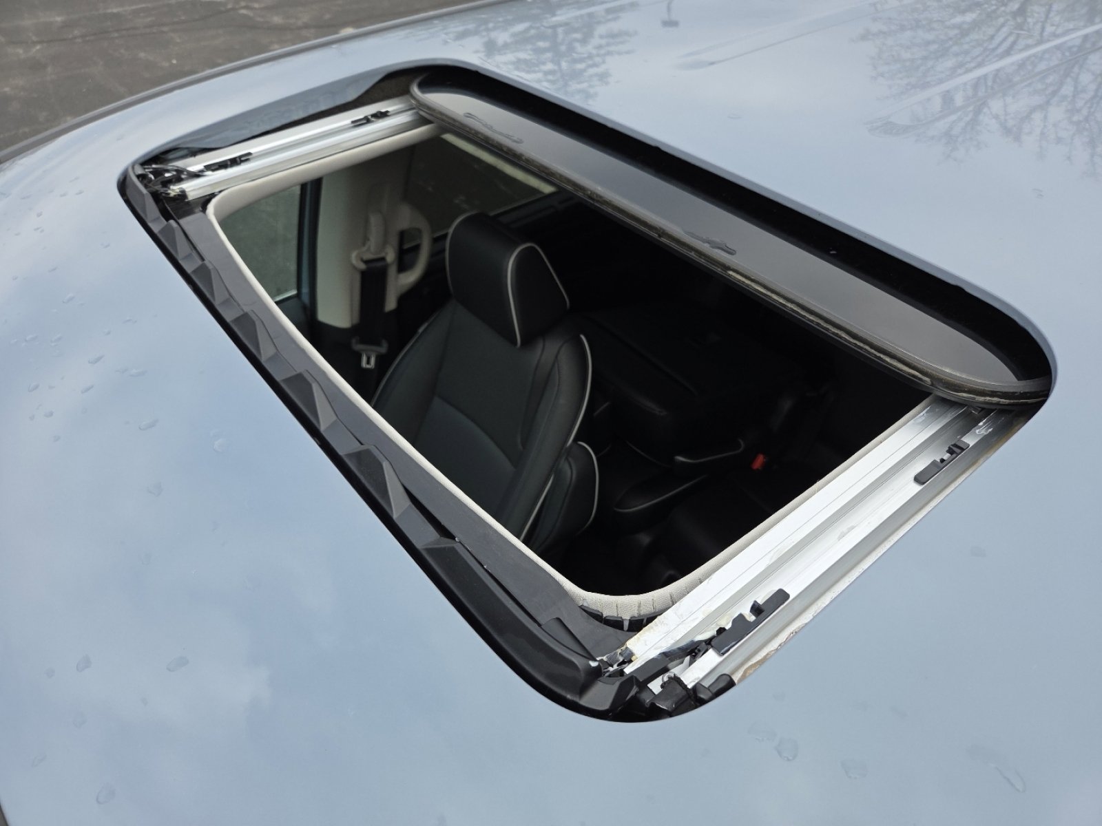 Certified 2025 Honda Odyssey Touring image 4