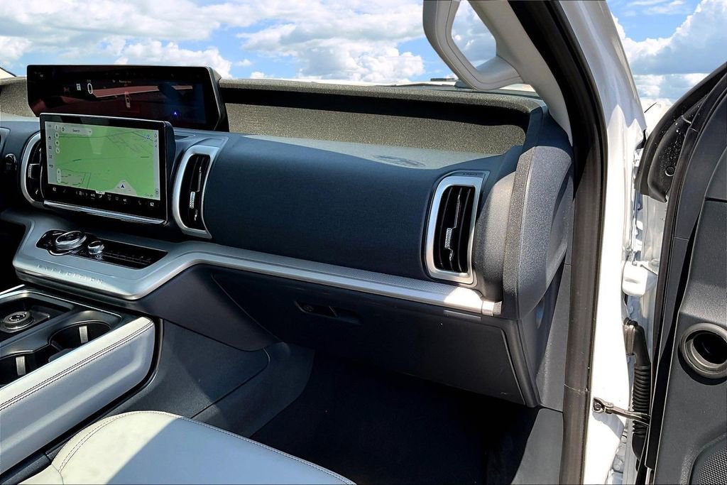 Used 2025 Ford Expedition Max Active AWD/4WD image 29