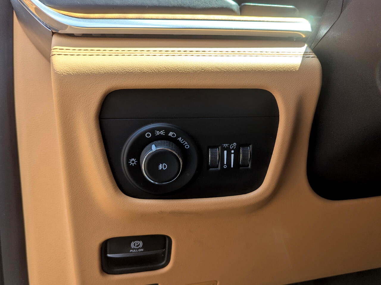 Used 2021 Jeep Grand Cherokee L Summit image 14