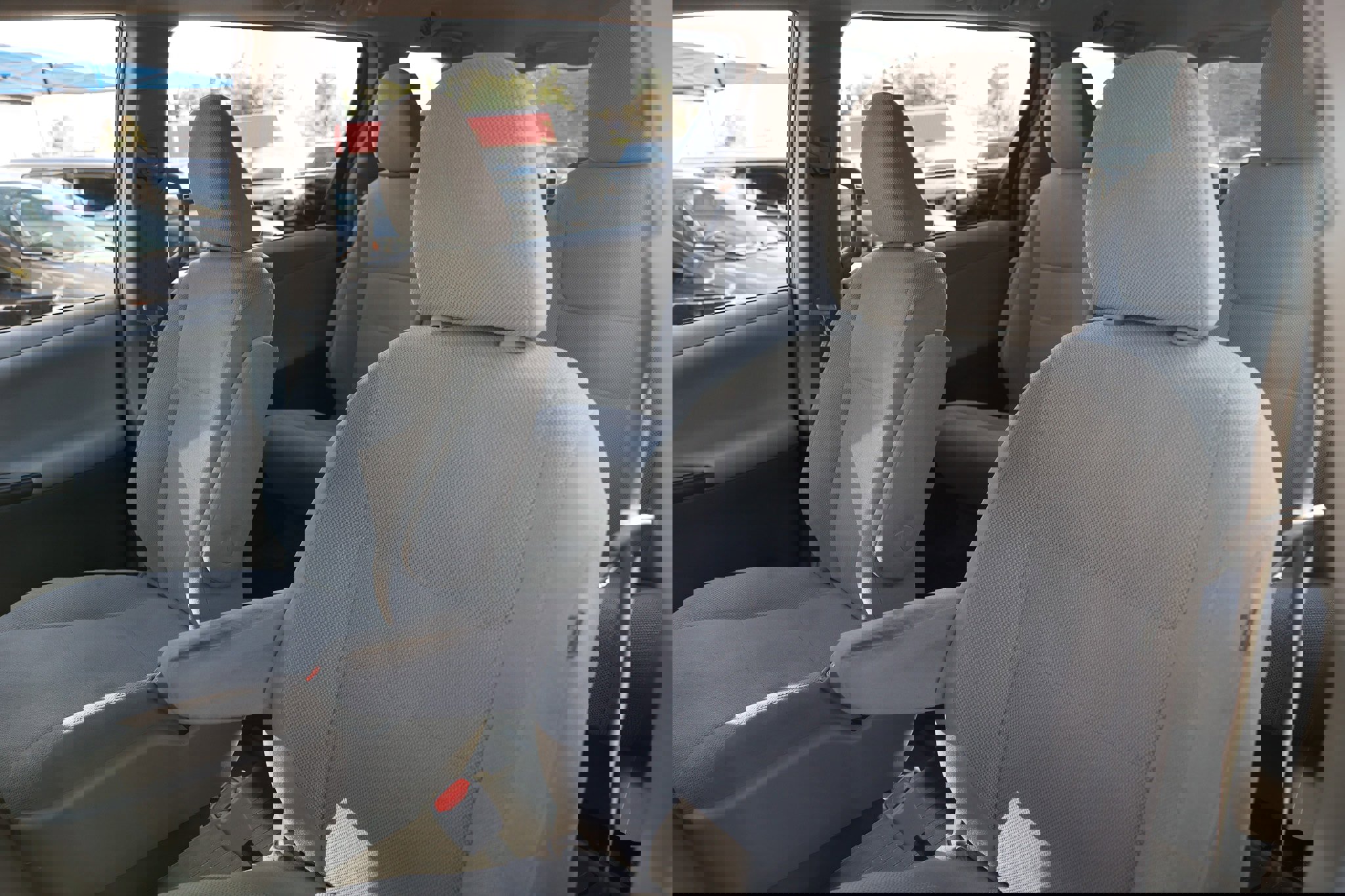 Used 2019 Toyota Sienna L image 9