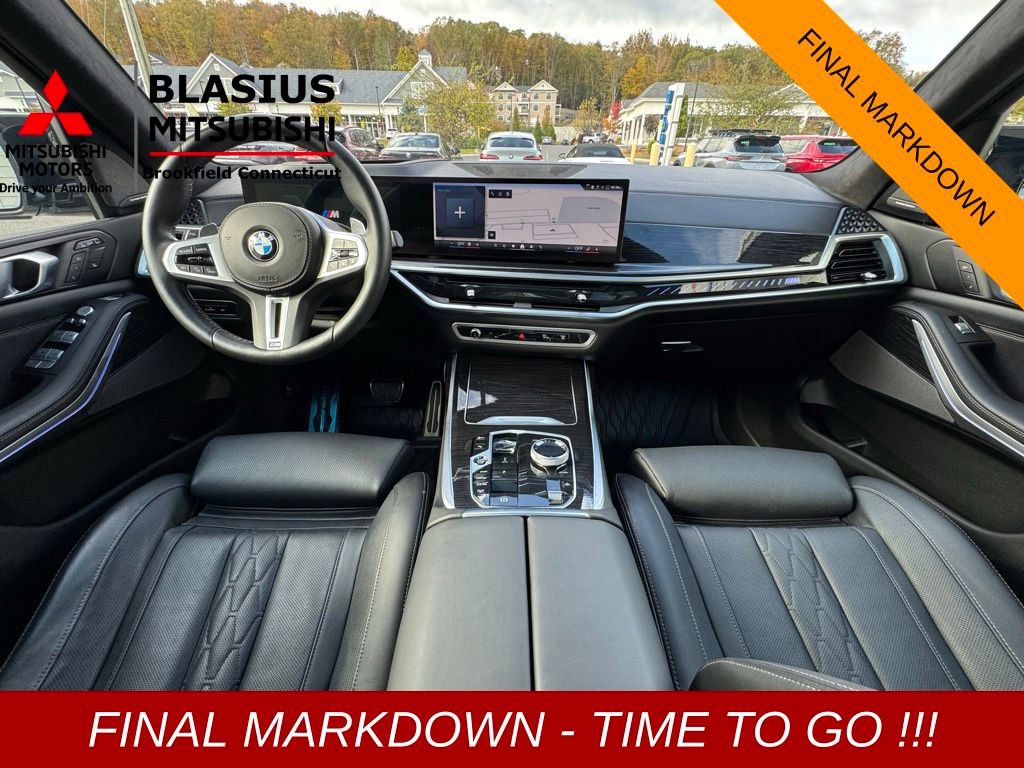 Used 2025 BMW X7 M60i w/ Climate Comfort Package image 23