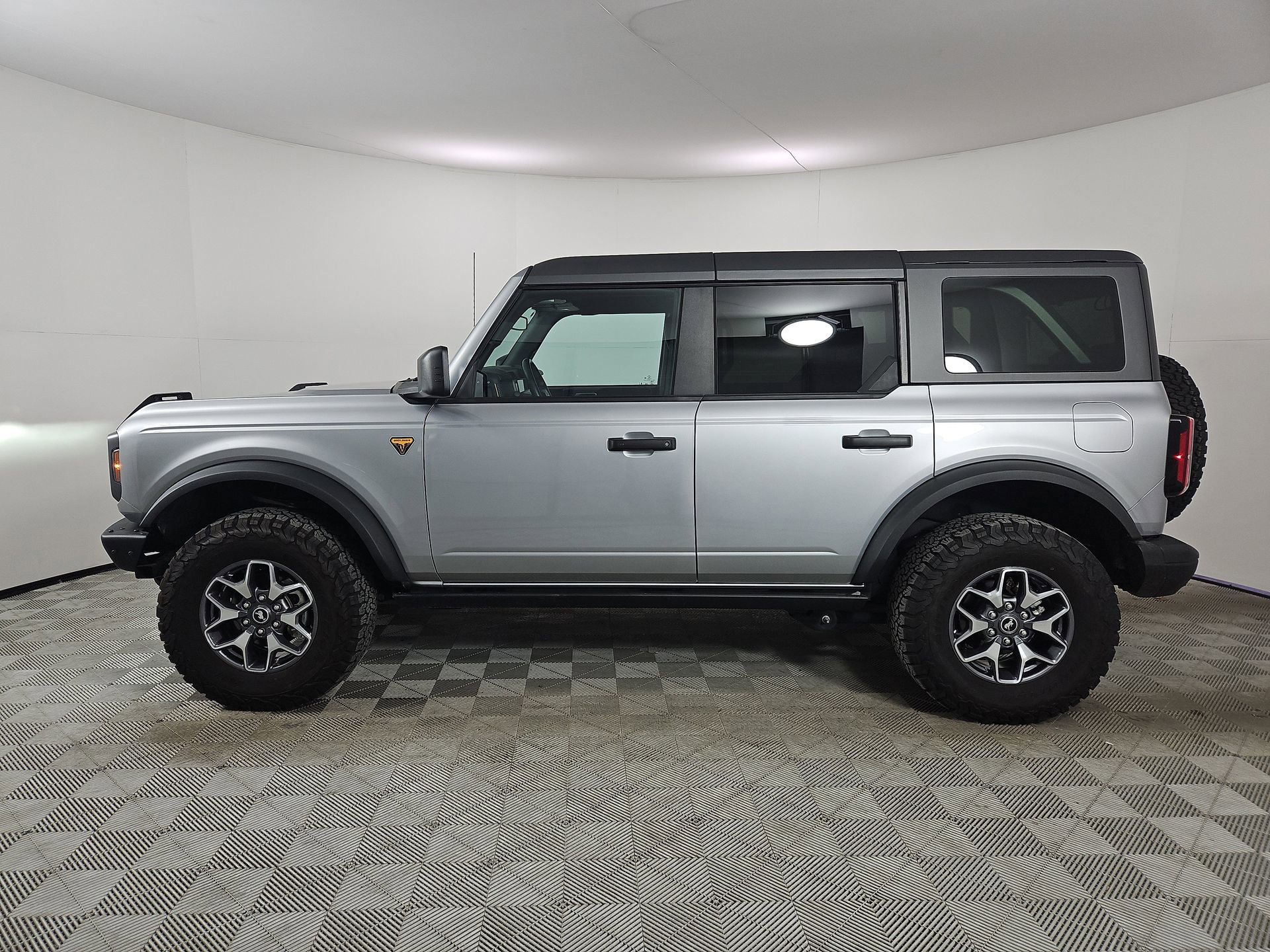 Used 2024 Ford Bronco Badlands image 4