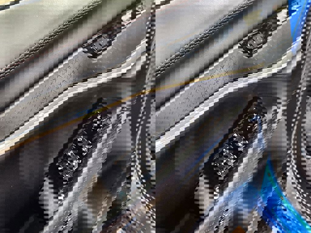 Used 2025 Jeep Wagoneer S Limited AWD/4WD image 14