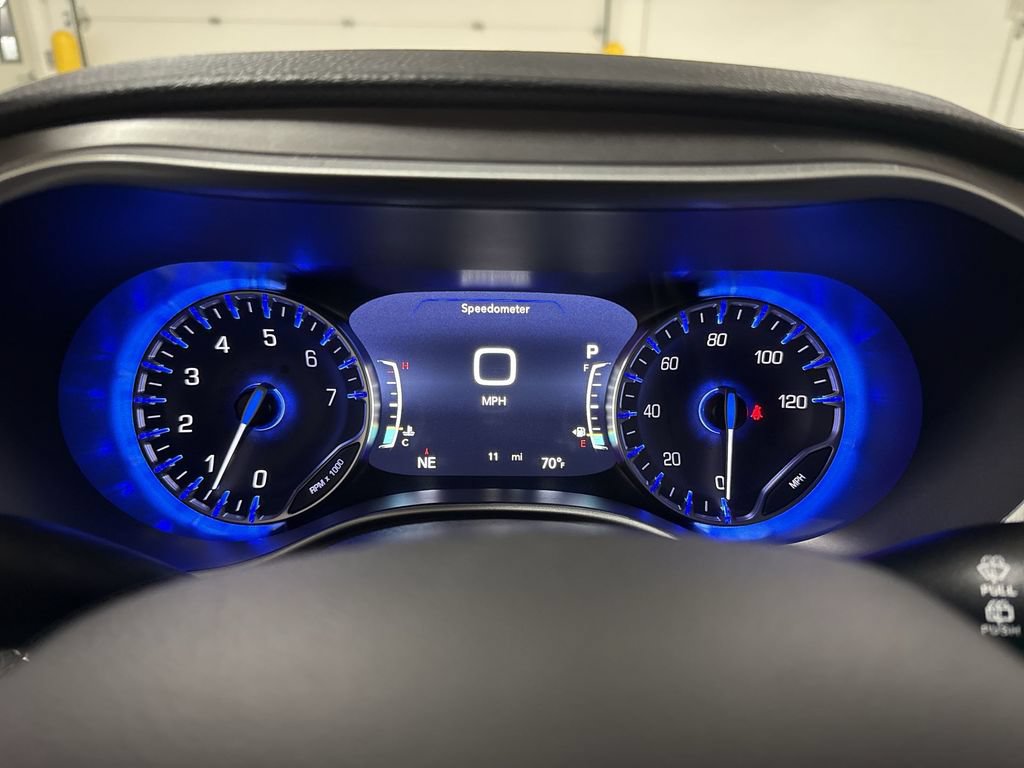 New 2027 Chrysler Pacifica Limited w/ Family Tech Group AWD/4WD image 12