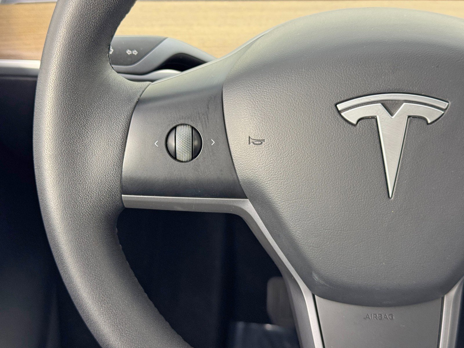 Used 2021 Tesla Model Y Long Range image 18