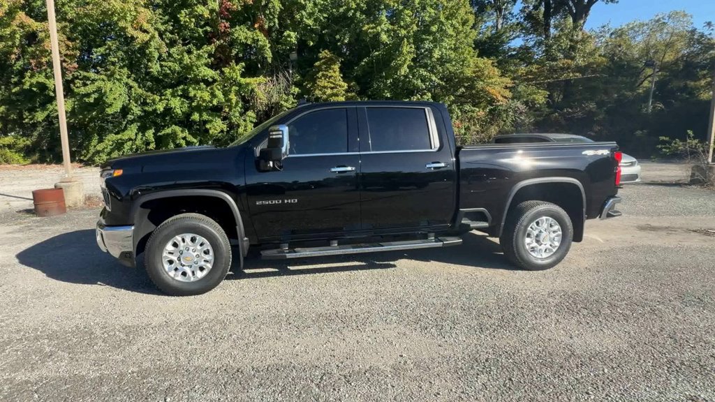 Used 2025 Chevrolet Silverado 2500 LTZ AWD/4WD image 5