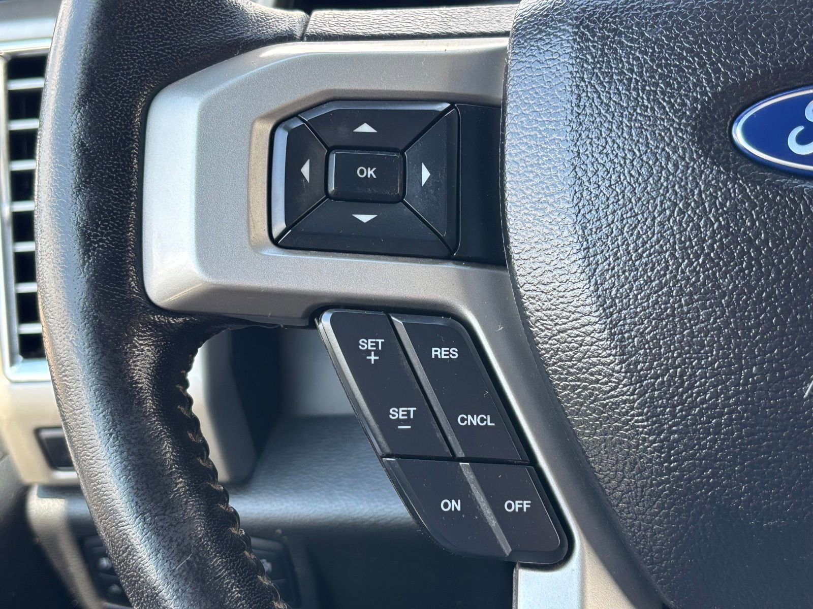 Used 2017 Ford F350 Lariat w/ Lariat Ultimate Package image 25