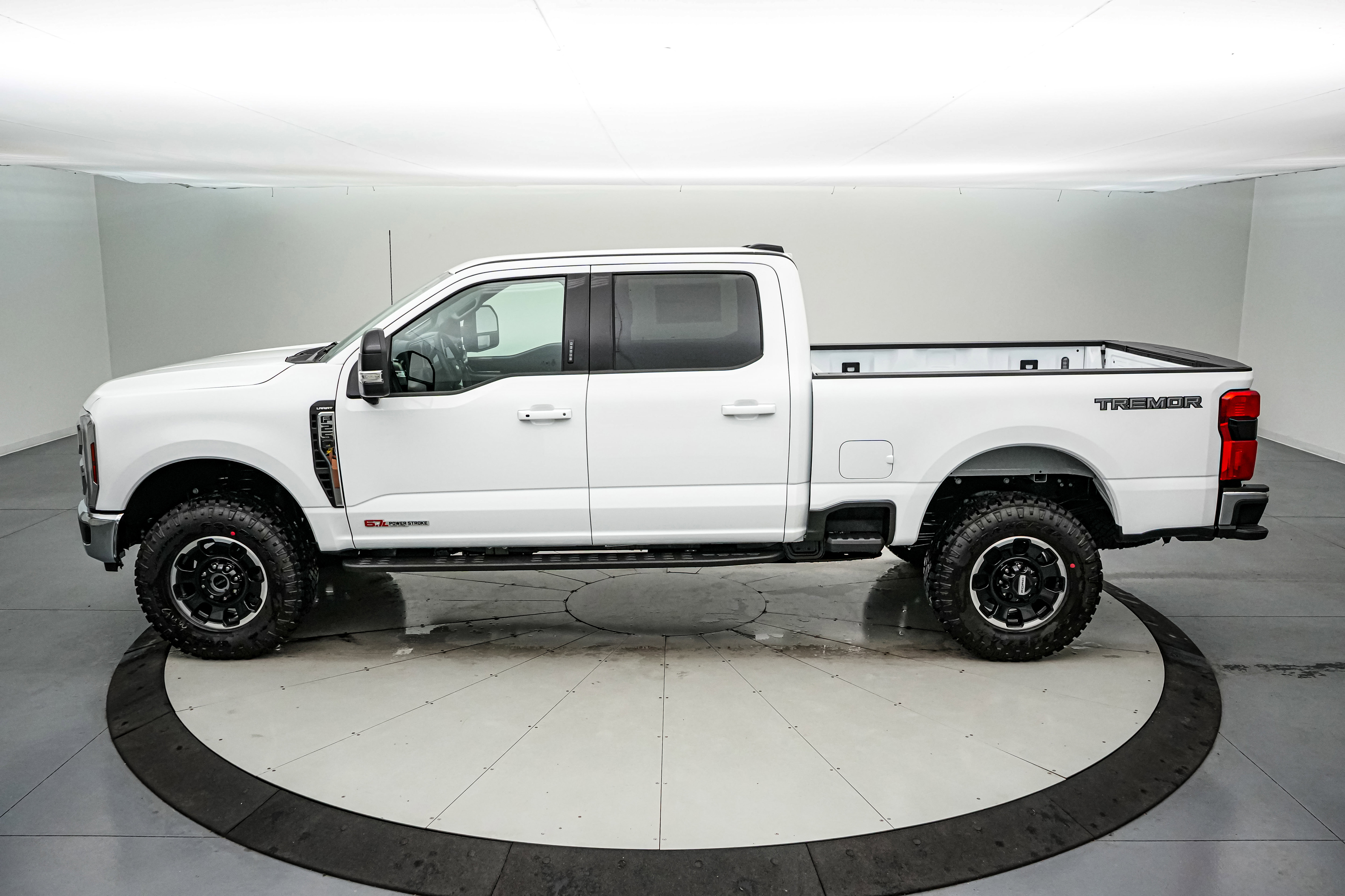 New 2026 Ford F250 Lariat w/ Tremor Off-Road Package AWD/4WD image 8